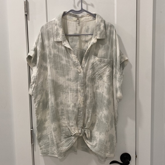 Button down top - Picture 4 of 4